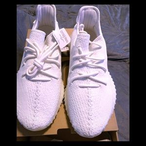 Yeezy 350 v2 Triple white. Deadstock! Size 11